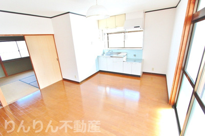 【居間・リビング】 | ニュー大原住宅 | ゆったりとしたリビングです