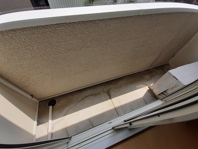 ル・シェモアのバルコニー|暖かな日差しのふりそそぐバルコニー