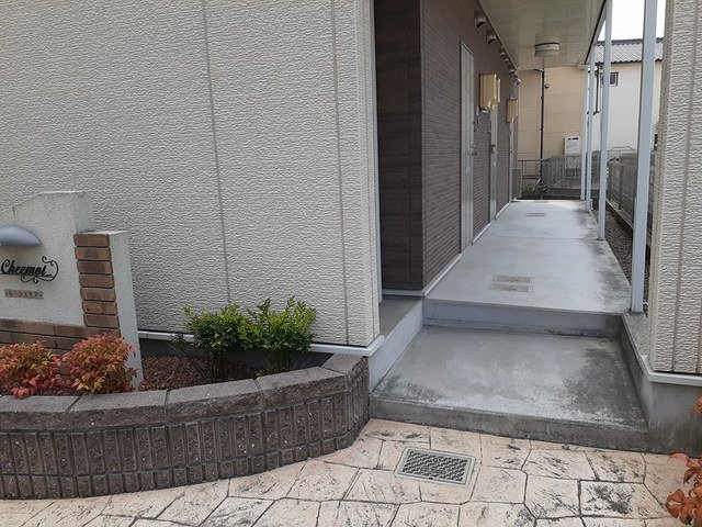 ル・シェモアのエントランス|清潔なエントランスです