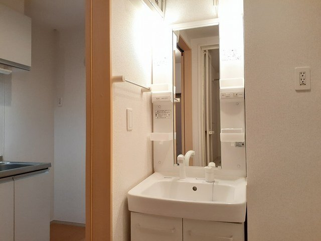 ル・シェモアの洗面所|ゆったりとスペースのある洗面所