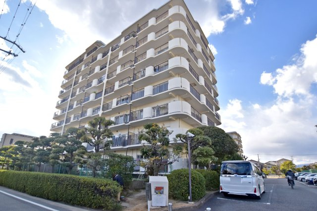 パレス南塚口壱号棟の外観|最上階角部屋の4LDK！2025年11月内装リフォーム済のため、室内大変美麗です。ぜひ一度ご内覧ください。