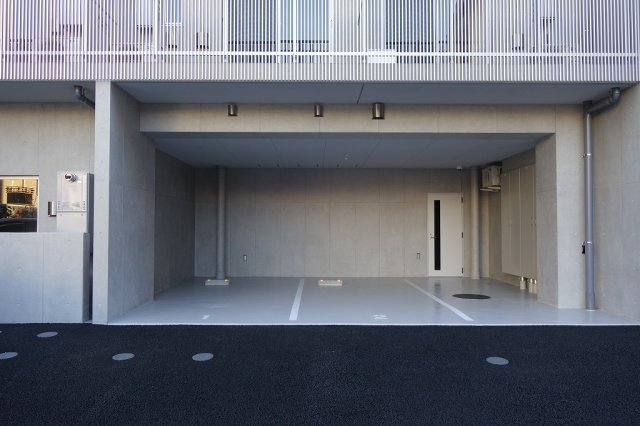 グランカーサ尾久の駐車場
