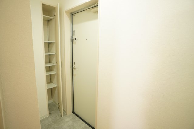 サムウィンの玄関