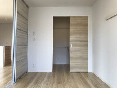 シャーメゾン イオの洋室