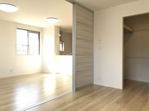 シャーメゾン イオの洋室