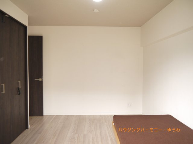 【洋室】 | 若木住宅３号棟 | 光あふれる空間で子育てをする喜び。