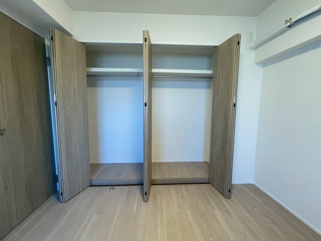 ◆２０２５年１１月リフォーム完了◆京阪本線「中書島」駅まで徒歩５分◆南向き３ＬＤＫ◆藤和伏見コープの洋室|クローゼット