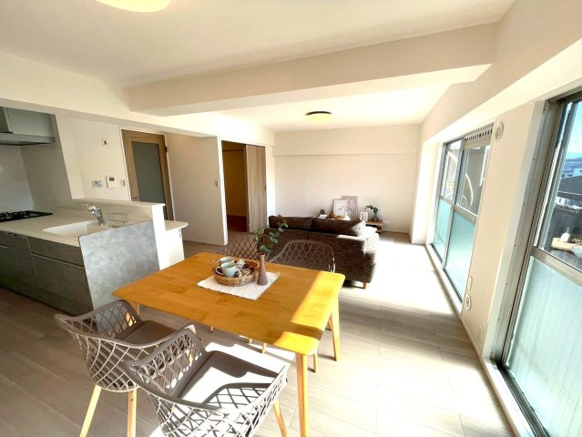 ◆２０２５年１１月リフォーム完了◆京阪本線「中書島」駅まで徒歩５分◆南向き３ＬＤＫ◆藤和伏見コープの居間・リビング|リビング