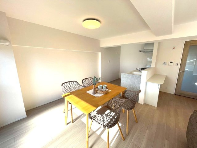 ◆２０２５年１１月リフォーム完了◆京阪本線「中書島」駅まで徒歩５分◆南向き３ＬＤＫ◆藤和伏見コープの居間・リビング|リビング