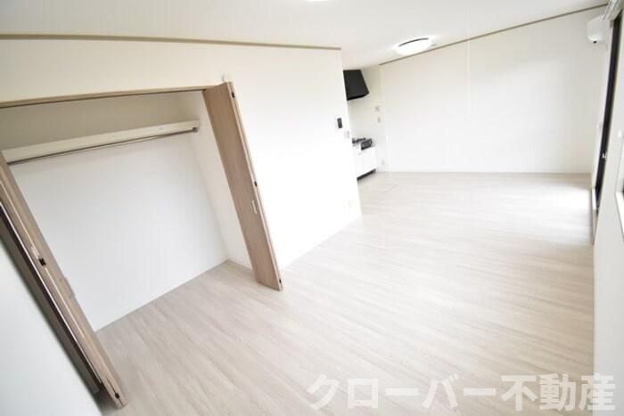 マ・メゾンの居間・リビング|ＬＤＫ１３．３帖