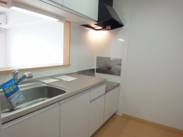 ヒロハウスのキッチン|コンパクトなキッチンで掃除もラクラク