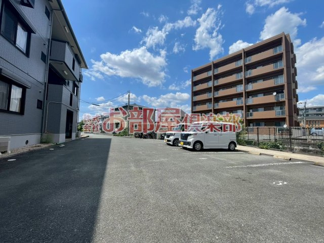 ペイサージュ上津の駐車場|駐車場に車を止められます