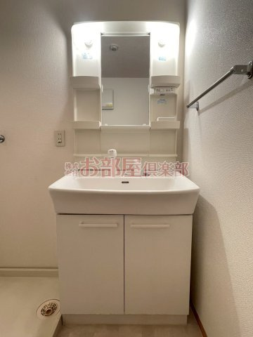 ペイサージュ上津の洗面所|脱衣スペースもあります