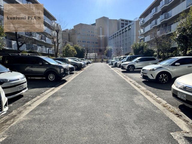 リバーサイドともぶち第一住宅14号棟の駐車場