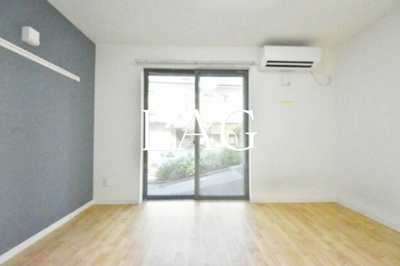 【居間・リビング】 | ローレルパーク津田沼 | 洋室のお部屋です。