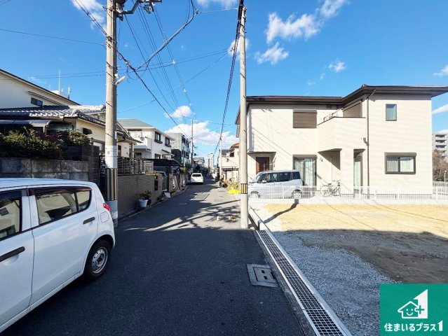 堺市東区西野　第5期　新築一戸建ての前面道路含む現地写真|周辺は落ち着いた街並みの住宅地！子育てがしやすい住環境です！まだ未完成ですが、現地でしかわからない事もございます。是非一度ご覧ください。