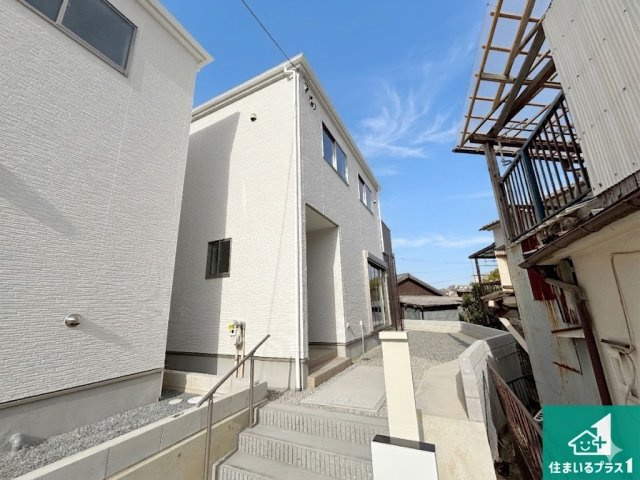 ■枚方市菊丘町　第1期　新築一戸建ての外観|お客様に長く安心して住んでいだだける事にこだわった家づくり！住んでからのアフターサービスにもしっかりと取り組んでいます！