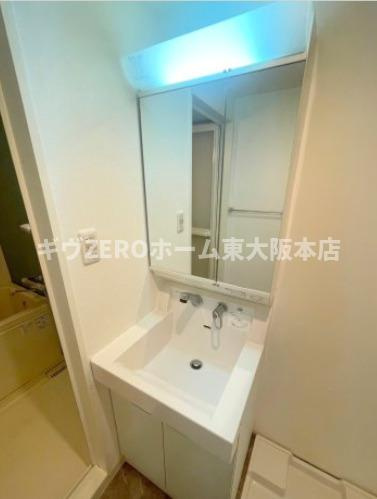 アーデンタワー西本町の独立洗面台