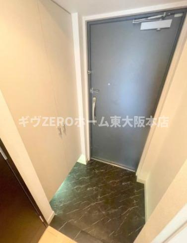 アーデンタワー西本町の玄関