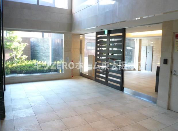 アーデンタワー西本町のロビー