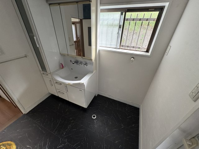 和歌山市関戸5丁目・中古戸建・54710の洗面所