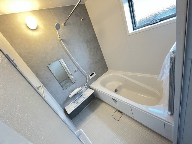 【内装】 | 福岡市城南区七隈2丁目第6　1号棟（全2棟）【仲介手数料無料・0円】 | 施工例。浴室です。施工例は完成時と異なる場合があります。