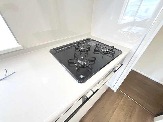 【キッチン】 | 福岡市城南区七隈2丁目第6　1号棟（全2棟）【仲介手数料無料・0円】 | 施工例。施工例は完成時と異なる場合があります。