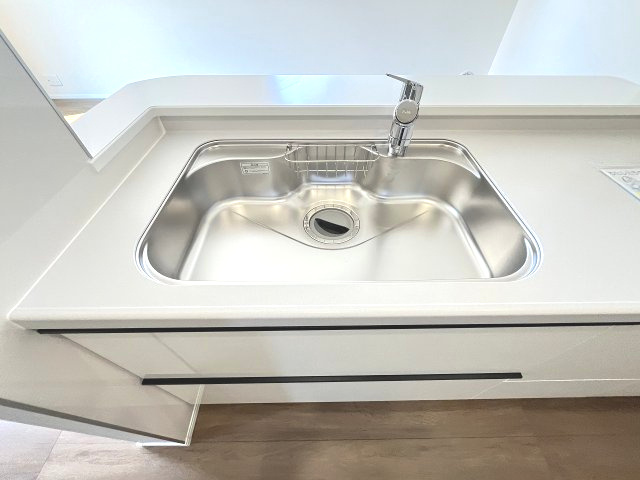 【キッチン】 | 福岡市城南区七隈2丁目第6　1号棟（全2棟）【仲介手数料無料・0円】 | 施工例。施工例は完成時と異なる場合があります。