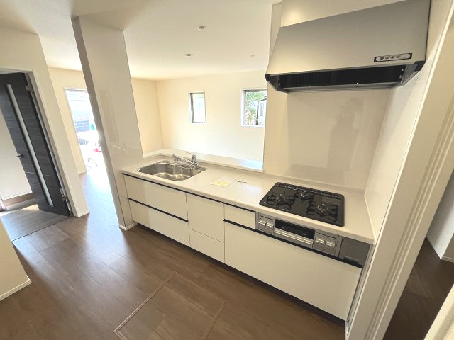【キッチン】 | 福岡市城南区七隈2丁目第6　1号棟（全2棟）【仲介手数料無料・0円】 | 施工例。施工例は完成時と異なる場合があります。