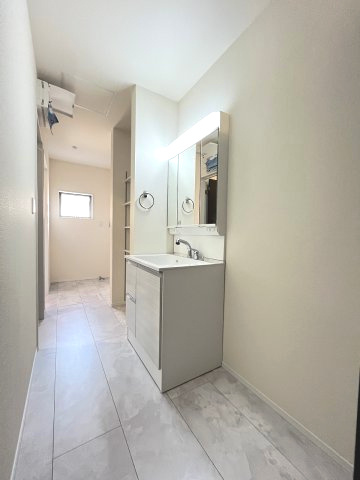 【洗面所】 | 福岡市城南区七隈2丁目第6　1号棟（全2棟）【仲介手数料無料・0円】 | 施工例。施工例は完成時と異なる場合があります。