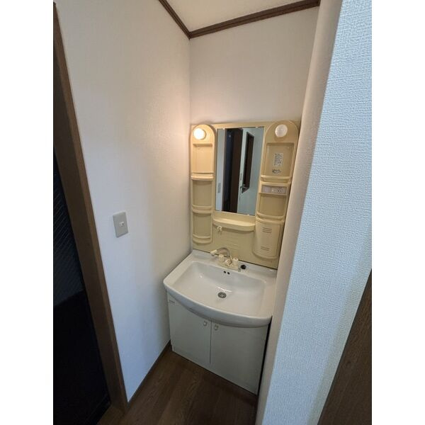 森南町3丁目貸家の洗面所