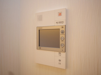 【セキュリティ】 | プレジオ東三国 | モニター付きインターホンです