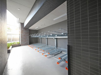 【その他共用部分】 | プレジオ東三国 | 駐輪場です