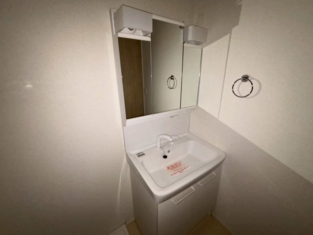 ヴィラ　ドゥ　グレーヌ梅ケ谷Eの洗面所