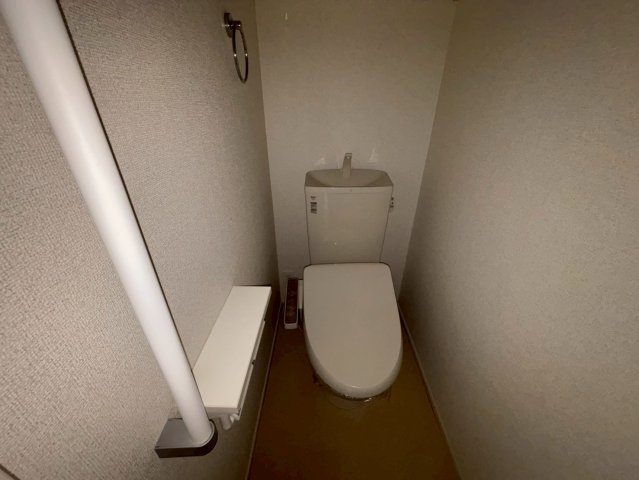 ヴィラ　ドゥ　グレーヌ梅ケ谷Eのトイレ