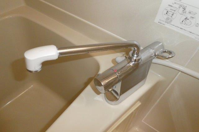 グリーンヒルズＦの浴室|サーモスタッド付き水栓