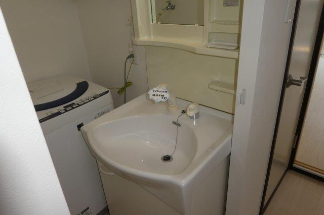 グリーンヒルズＦの独立洗面台|シャンプードレッサー