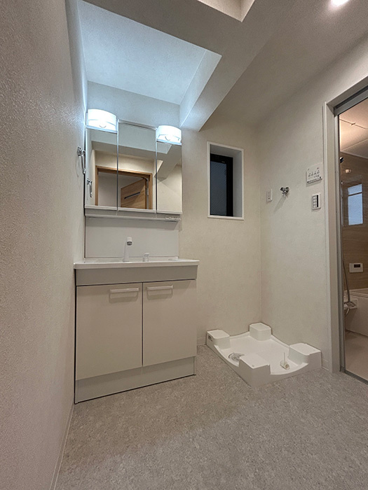 今津野田町中古戸建の洗面所