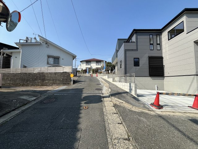 【その他】 | 福岡市城南区七隈2丁目第6　2号棟（全2棟）【仲介手数料無料・0円】 | 現地写真。前面道路です。