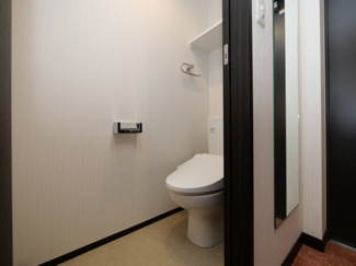 【トイレ】 | プレジオ東三国 | 落ち着いた色調のトイレです