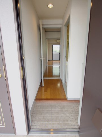 フロール神原の玄関