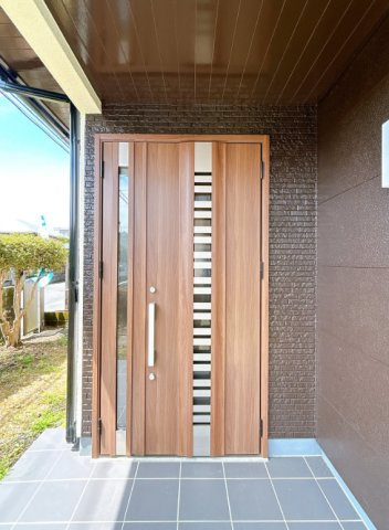 売中古戸建　富士宮市羽鮒の玄関