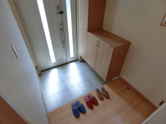 南余部貸家の玄関|別部屋イメージ