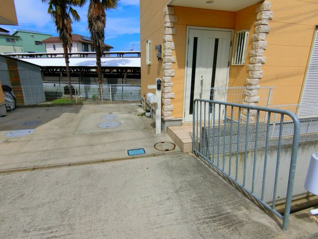 南余部貸家の駐車場|別部屋イメージ