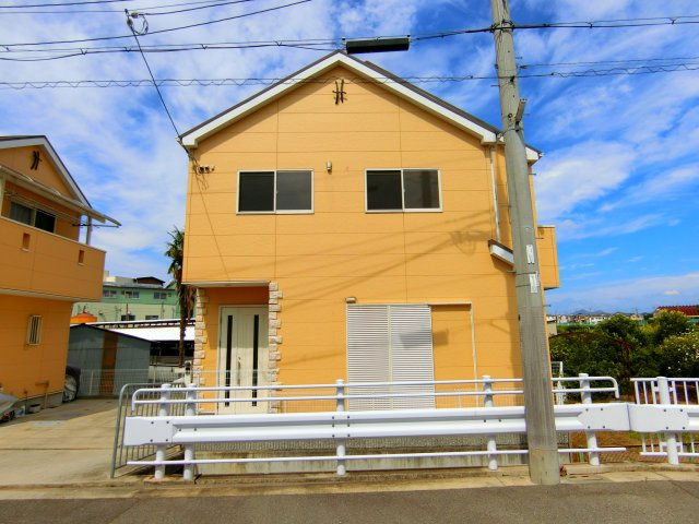 南余部貸家の外観