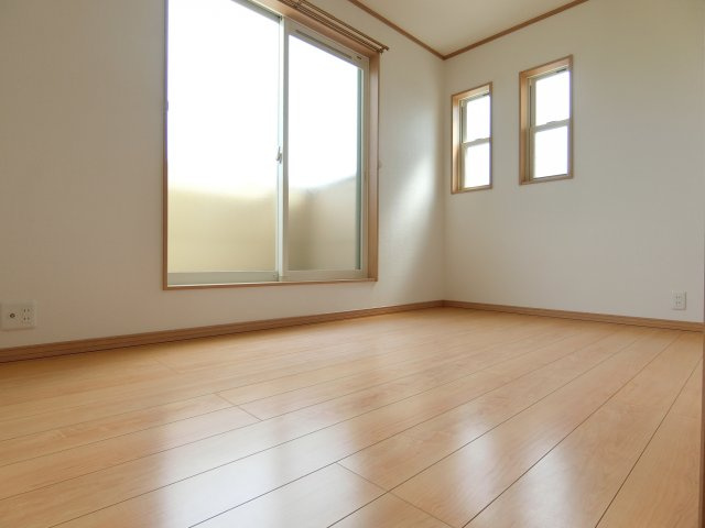 南余部貸家の寝室|別部屋イメージ