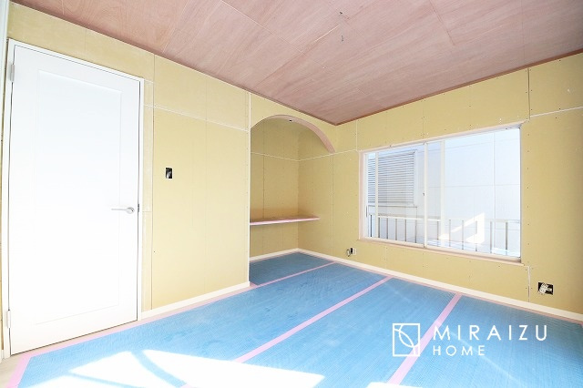 【内装】 | ご家族様のプライベート空間が確保できる素敵な間取りです。また敷地ゆったりですので、おうち時間を楽しむのにもぴったりですね♪
