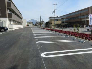 【駐車場】