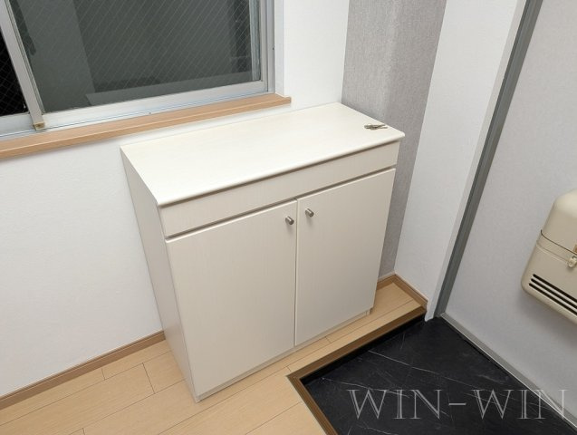 西小田原町マンションの玄関