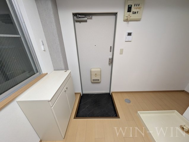 西小田原町マンションの玄関